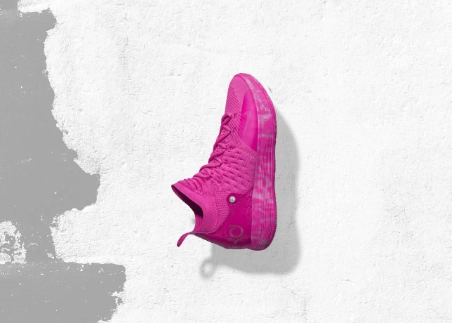 KD 11 AUNT PEARL ：由Kay Yow癌症基金會聯合打造的KD 11「Aunt Pearl」，在設計上靈感來源自成功戰勝癌症的59名患者姓名。她們強而有力的故事激勵著所有人。
