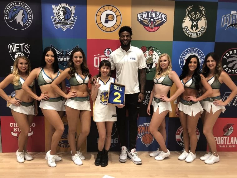 國泰x NBA「神預測、中大獎」活動網站精心準備超過一萬份得獎機會,年度積分前三名都能直接與NBA球星近距離互動,冠軍還能贏得台灣-美國雙人來回機票。圖為2018年國泰NBA3x球星見面會。