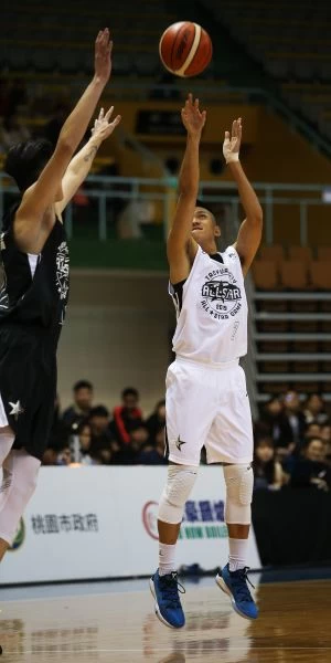 于煥亞拿MVP。李天助攝