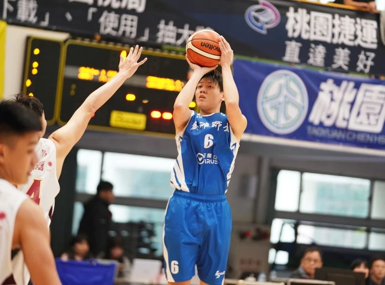 高師楊台安關鍵三分球，讓高師收下二連勝。
