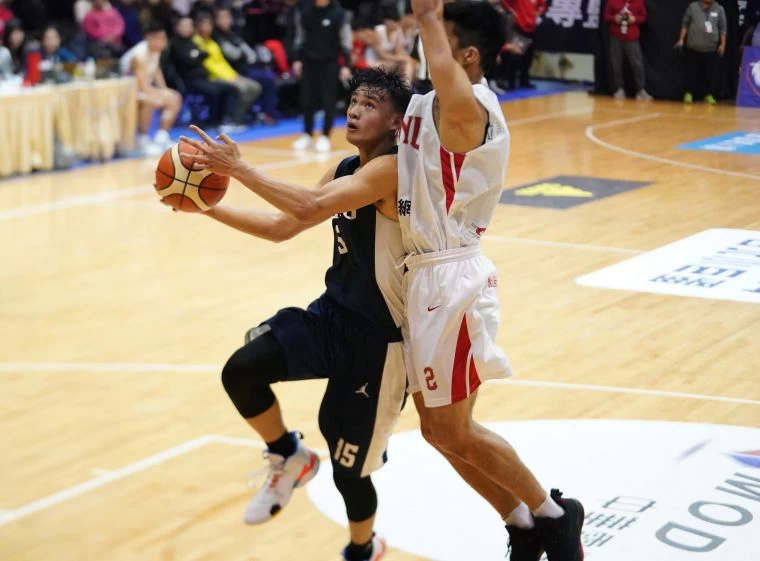 張鎮衙拿11分、4籃板、3助攻、2抄截。
