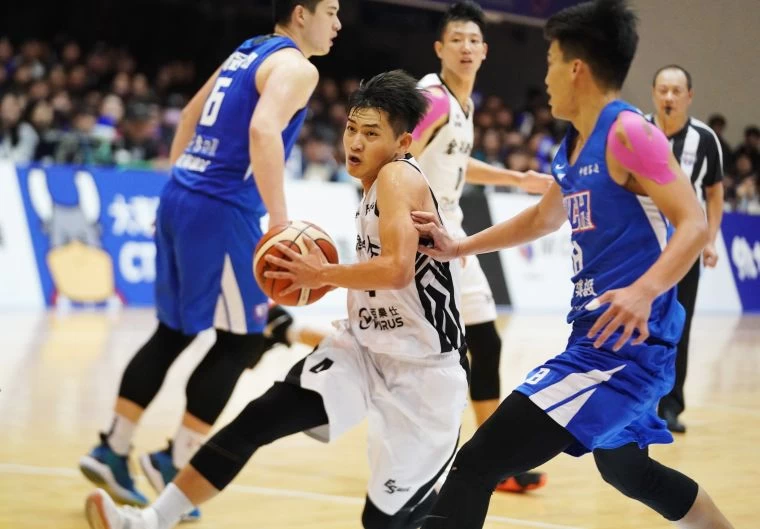 高師莊博強15分、5籃板、4助攻。