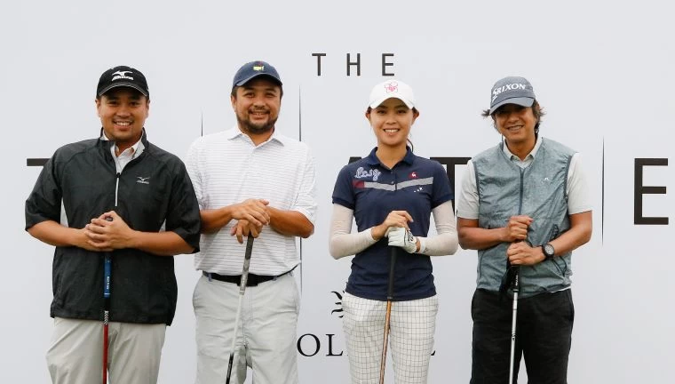 台灣女將張靖翎(右二)與三位業餘球友以(-18)成績奪下配對賽冠軍。