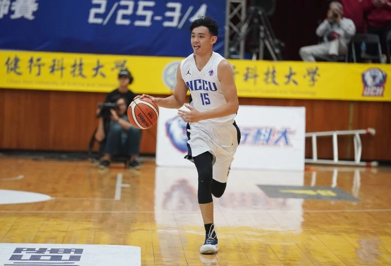 政大張鎮衙關鍵切入,政大收下第二勝。