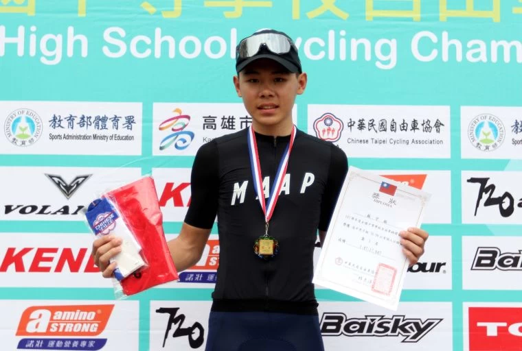全國中等學校自由車錦標賽高男個人公路賽冠軍新北高工蘇宇銘。中華民國自由車協會/提供。