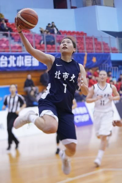 北市大學莫翊妏.。