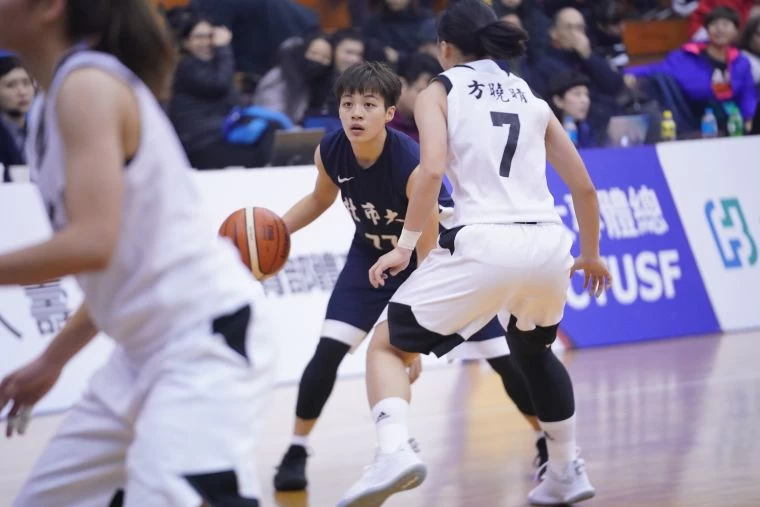 北市大學朱育勤。