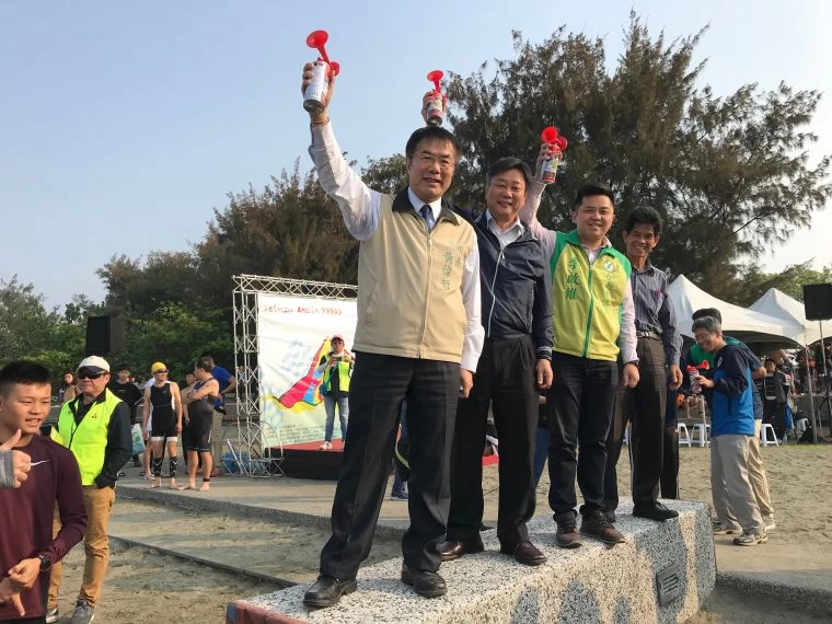 貴賓鳴槍點燃賽事,中華民國鐵人三項協會