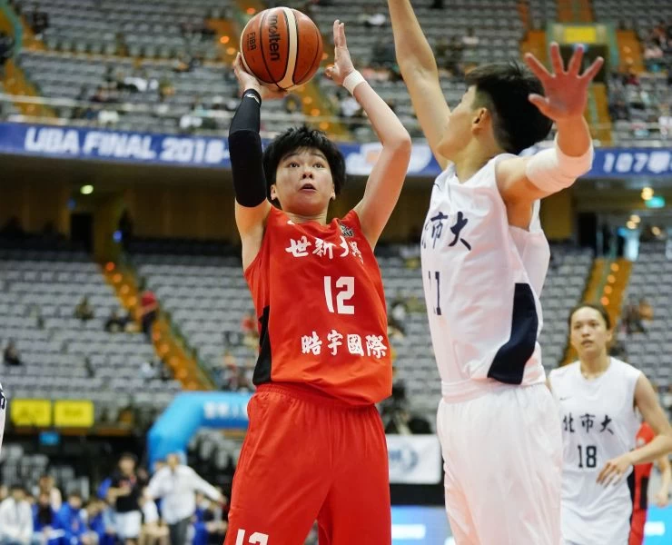 世新林蝶拿下生涯雙20。