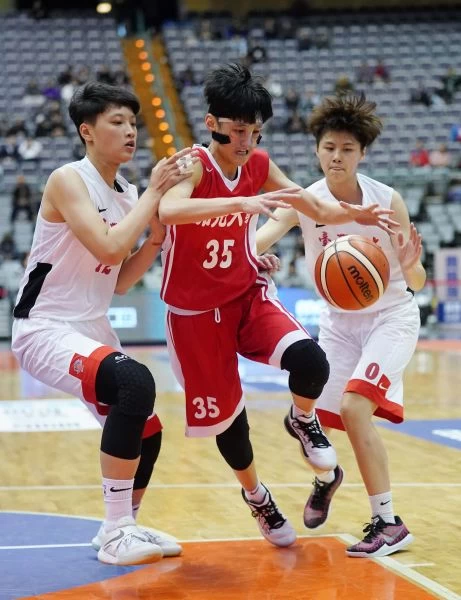 佛光羅培甄14分、7籃板、2助攻、4抄截。