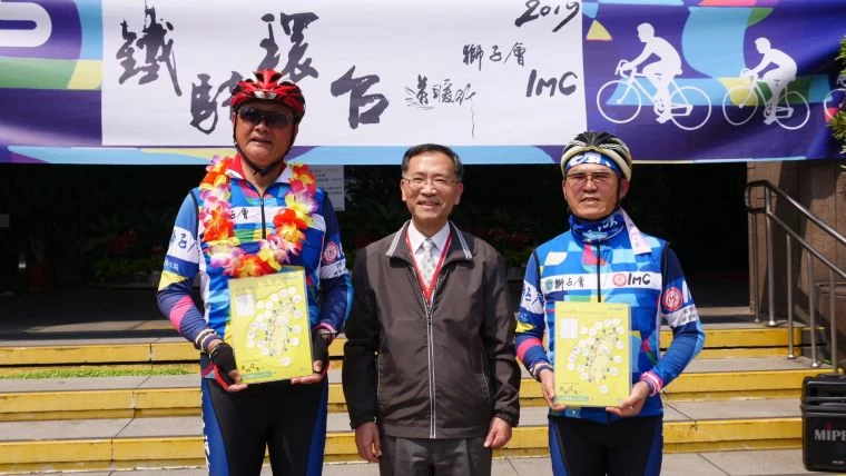 台北市政府-副市長蔡炳坤(中)。