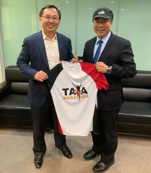 左-大亞集團董事長沈尚弘、右-臺南市長黃偉哲市長。大會提供
