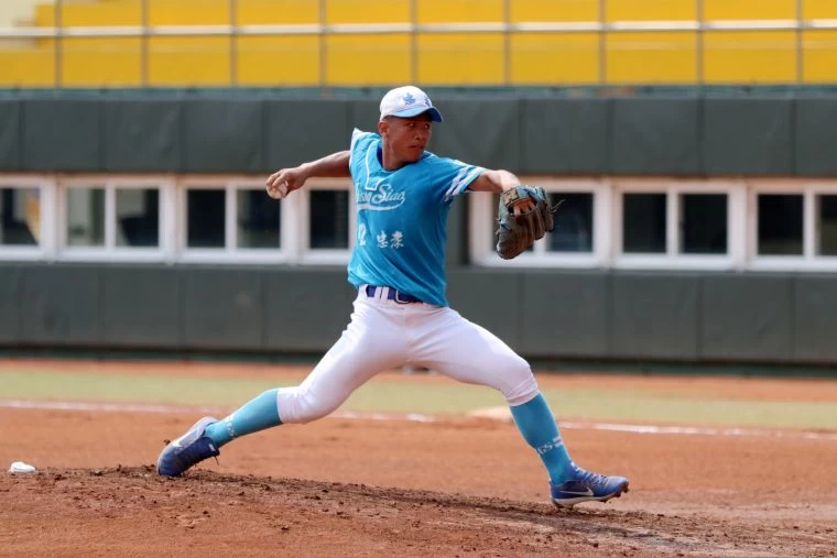 高市忠孝何瀚威主投5局失2分奪勝投。