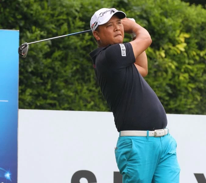 第二回合呂偉智66.65以(-9)暫列第一。鍾豐榮攝
