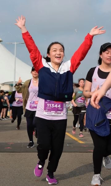 創作才女「Lala」徐佳瑩首次挑戰人生10K,特別謝謝主辦單位,讓她有機會與自己對話,希望下次還有機會能夠參與。中華民國路跑協會提供