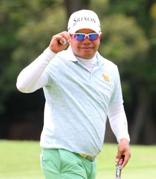 第一回合泰國馬克森64桿（－8）單獨領先。