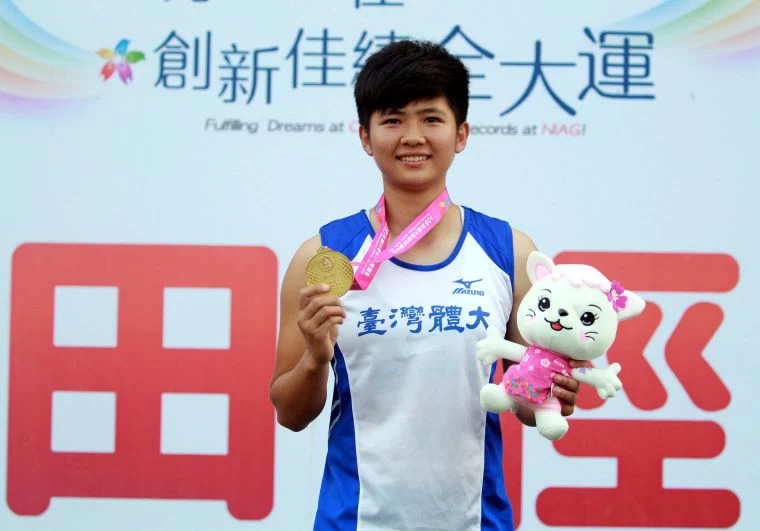 台灣體大李慧君在公開女子標槍奪金。林嘉欣/攝影。