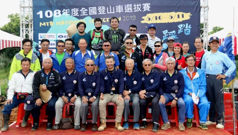 辛苦的大會工作人員。中華民國自由車協會/提供。