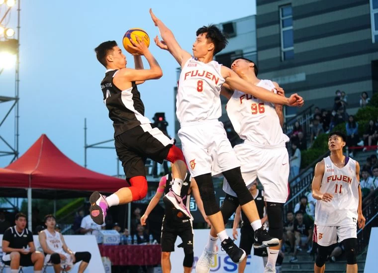 輔大林哲霆防守。大會提供
