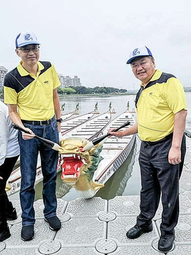新北市議長盃第九屆龍舟賽，議長與副市長一同點睛。