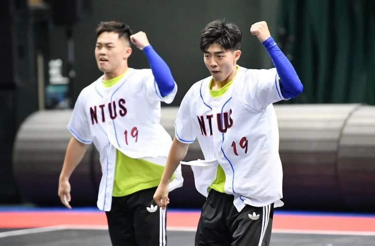 臺灣體育運動大學的李毅薪與高子恆於106學年度拿下公開嘻哈雙人組冠軍，2018年至波蘭參加世界大學啦啦隊錦標賽獲得銅牌。大會提供