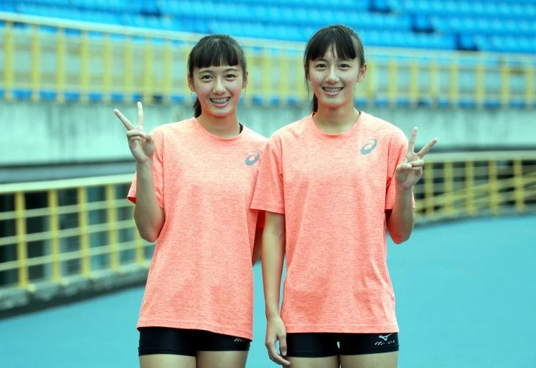 黃董念恩、黃董念芯是對阿美族雙胞胎姐妹花。林嘉欣/攝影。