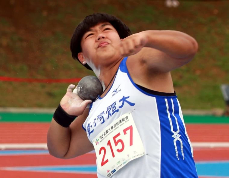 郭姵妤並打破賴俐君保持七年的女子鉛球全國U20紀錄15.31。資料照片林嘉欣/攝影。