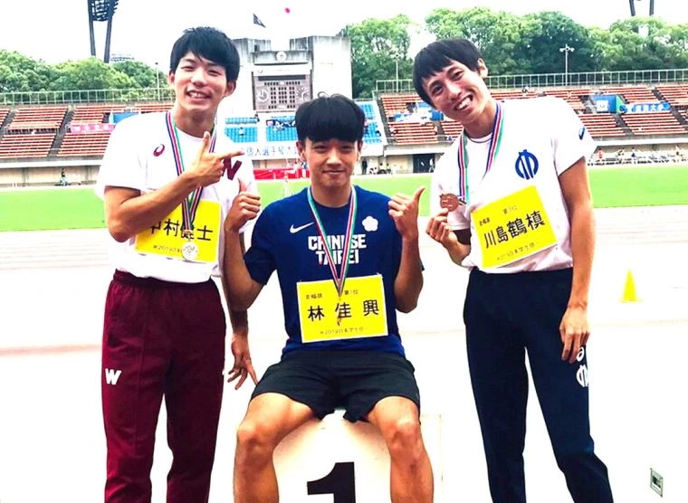 2019日本大學田徑公開賽,北市大林佳興(中)在男子跳遠奪金。陳九州/提供。