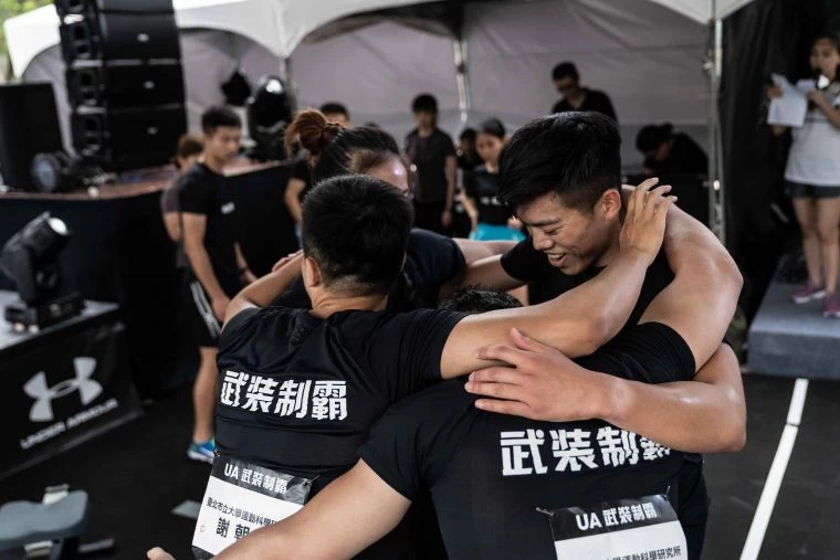 《UA武裝制霸.極限隊戰》參賽選手齊心打氣。大會提供