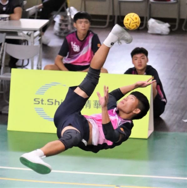 嘉南藥大李信嶸奮力攻擊／中華藤協提供