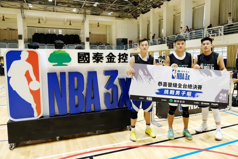 挑戰男子組靠著醒吾科大豐正凱(圖右)好表現,順利奪下決賽門票。大會提供