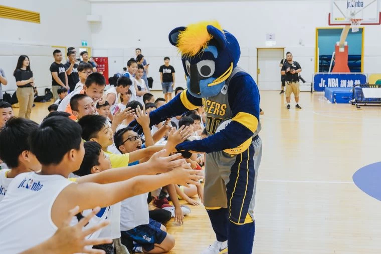 首屆Jr.NBA在台舉辦,開幕儀式邀請印第安那溜馬隊吉祥物Boomer站台,帶給學員們相當多的歡笑。主辦單位提供