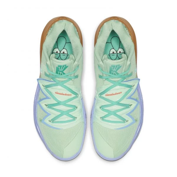 KYRIE 5章鱼哥。Nike提供