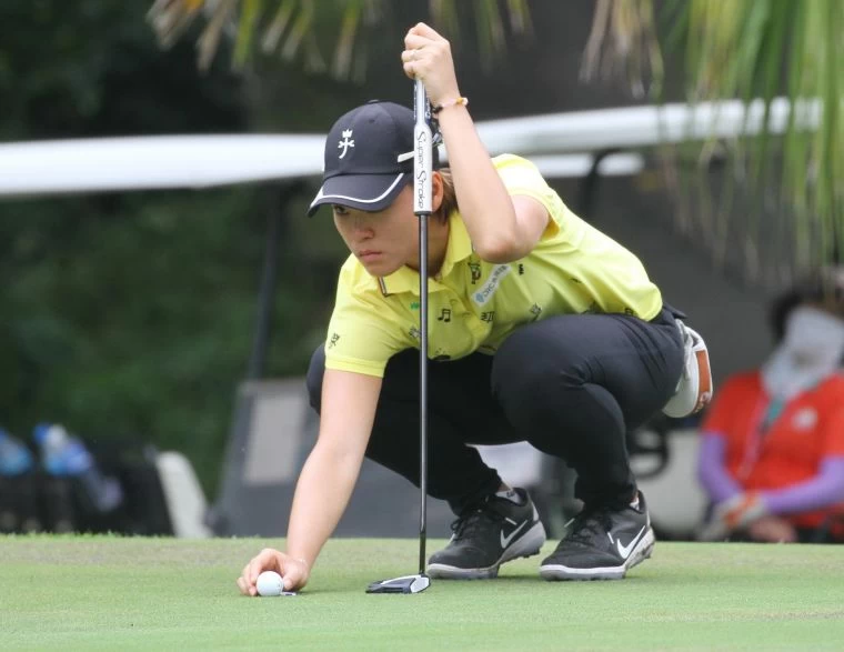 第二回合台灣劉嬿72.71(-1)暫並列第三。鍾豐榮攝