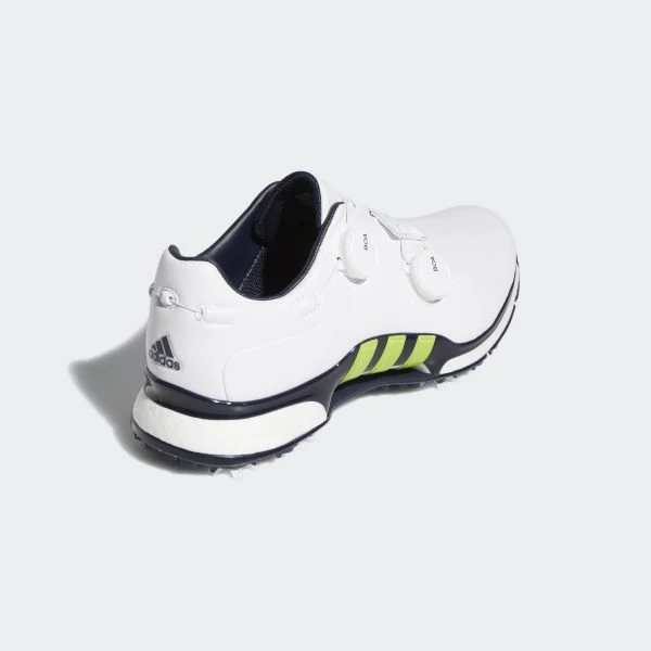 BOOSTTM中底提供舒適性和能量緩衝。adidas提供