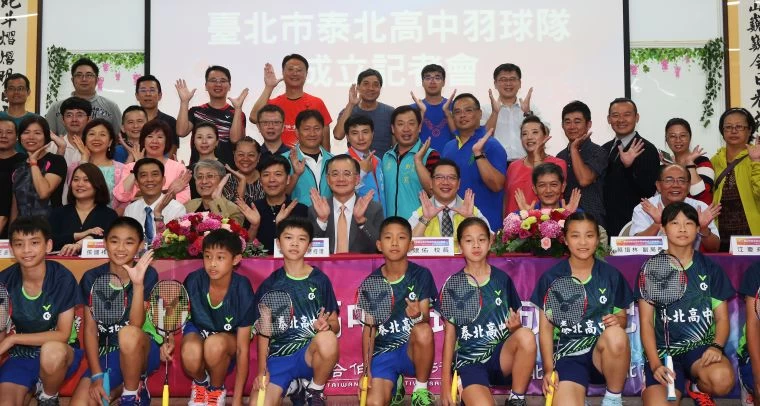 合庫與泰北高中羽球隊簽約。李天助攝
