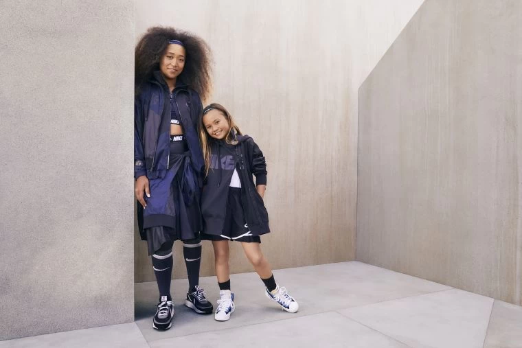 運動員大阪直美 (Naomi Osaka)演繹 Nike x sacai LDWaffle鞋款。Nike提供