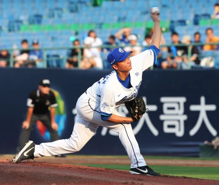 富邦投手陳仕朋。李天助攝