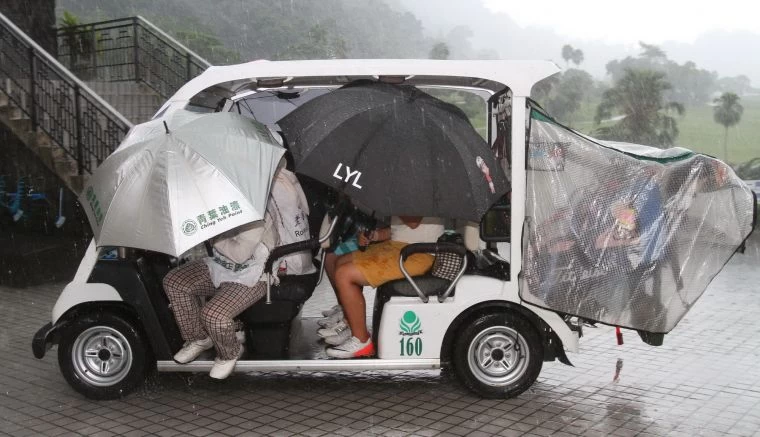 TLPGA暨老爺公開賽首回合因大雷雨停賽。鍾豐榮攝