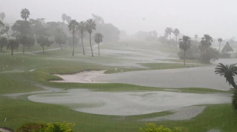 TLPGA暨老爺公開賽首回合因大雷雨停賽。鍾豐榮攝