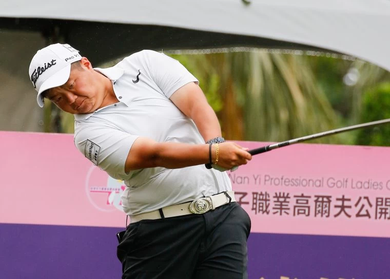 陳孟竺首回合71桿(-1)，暫居第三。葉勇宏攝