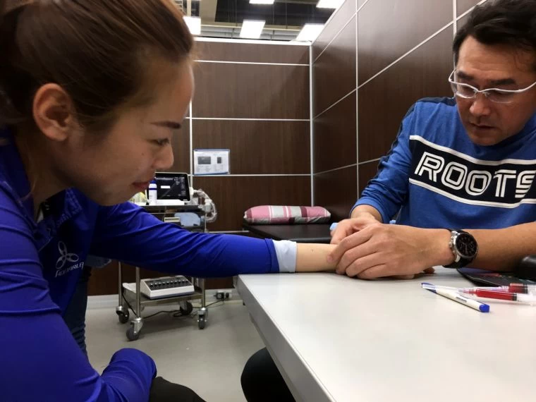 長庚運動醫療團隊給予譚雅婷(左)很大的幫助。倪大智／提供。