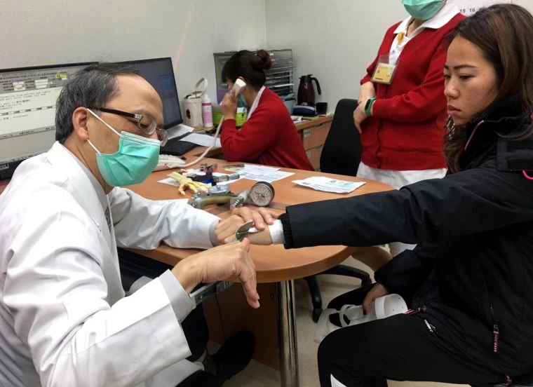 長庚運動醫療團隊給予譚雅婷(右)很大的幫助。倪大智／提供。