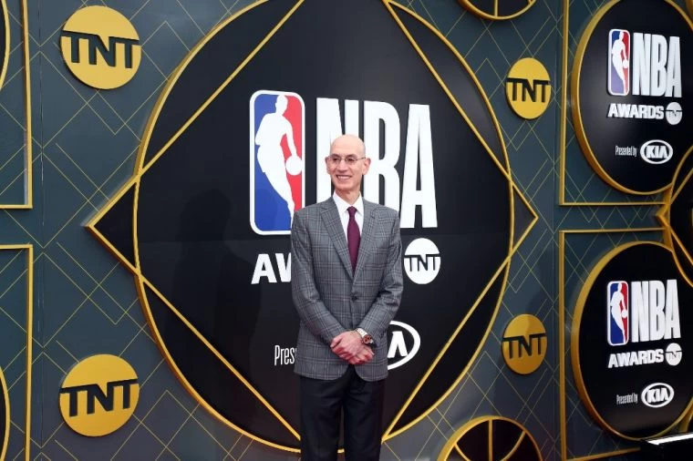 ＮＢＡ戀裁蕭華宣佈董事會通過的新規則。（法新社資料照）