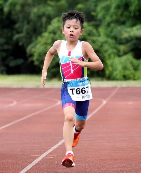 6-9歲組金牌國語實小黃立喆。捷安特/提供。