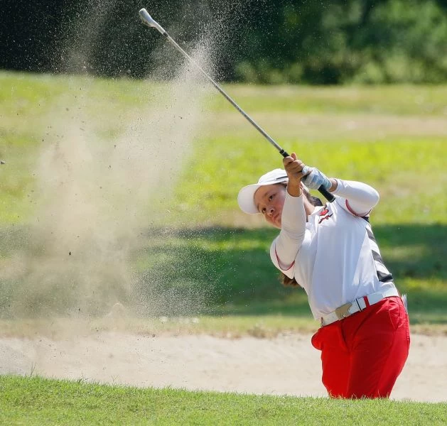 業餘選手吳佳晏首回合70桿(-2),為業餘選手中表現最佳,總排名並列第四_。葉勇宏攝
