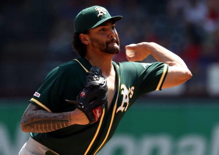 馬奈(Sean Manaea)防禦率1.21,本季九月份才回到大聯盟,體力保持相當充足,球威也保持的相當優異。法新社