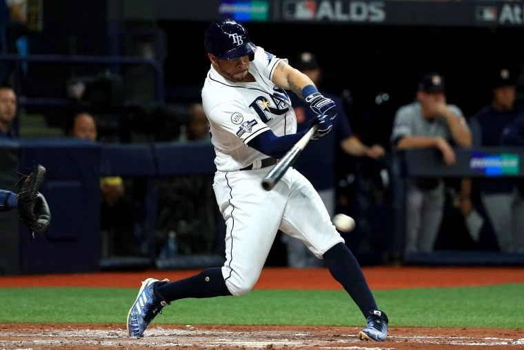 光芒1局下菲姆(Tommy Pham)擊出中左外野全壘打先馳得點。法新社