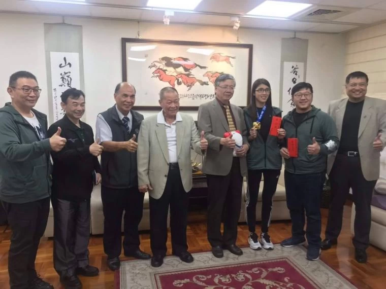 黃筱雯光榮返校。輔大提供