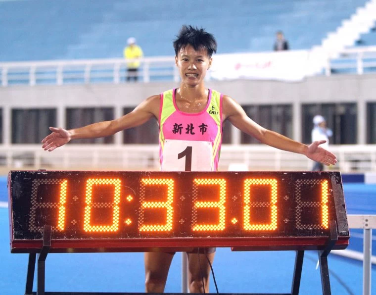 陳昭郡以10:33.02封后,連續兩屆全運破女子3000公尺障礙全國紀錄。林嘉欣/攝影。